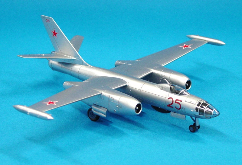 1/100 IIYUSHIN II-28 BEAG