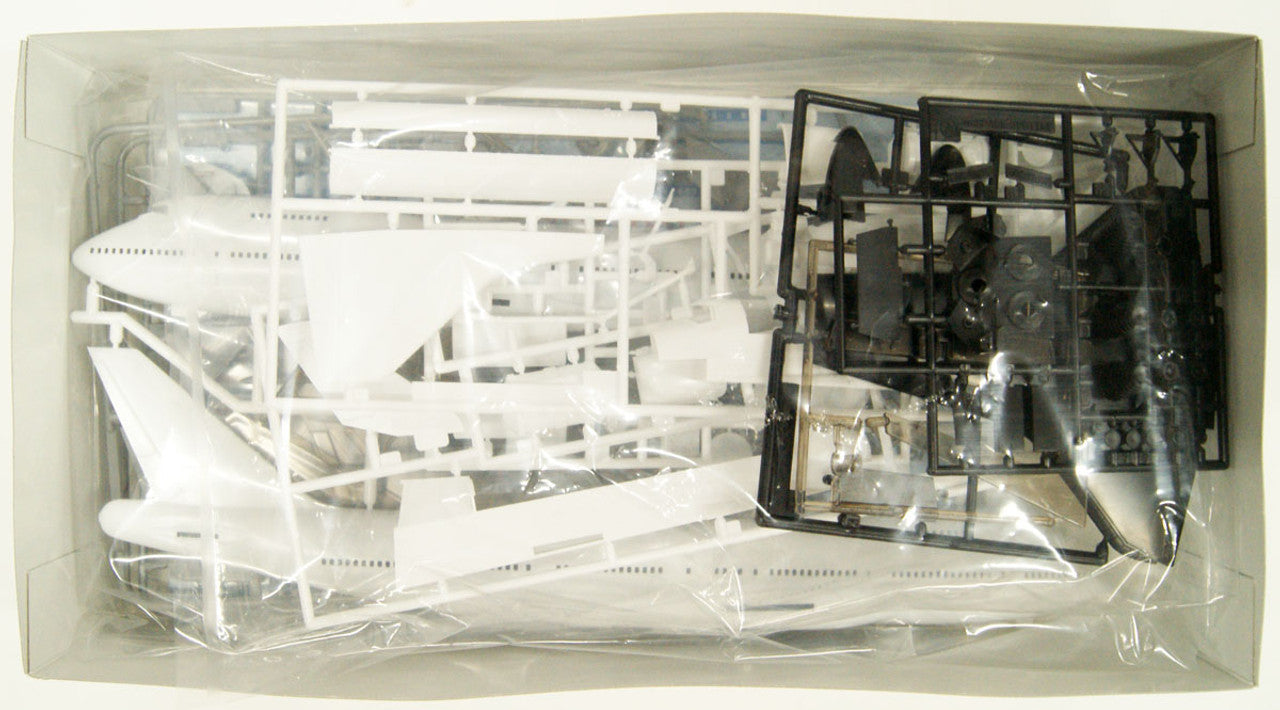 HAS10844 1:200 Hasegawa Space Shuttle Orbiter & Boeing 747 'Shuttle Carrier Aircraft'