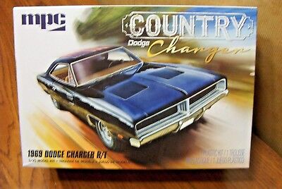 MPC878/12 1/25 1969 Dodge Country Charger RT