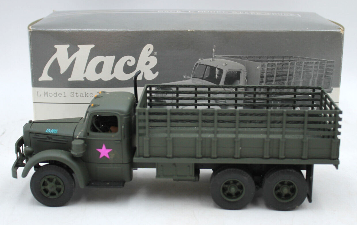 35 MACK STAKE TRUCK