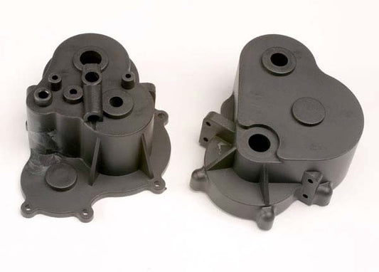 Gearbox halves (F&R)/ rubber access plug