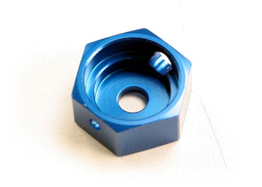 Brake adapter hex aluminum (blue) (for T-Maxx steel constant-velocity center driveshafts)