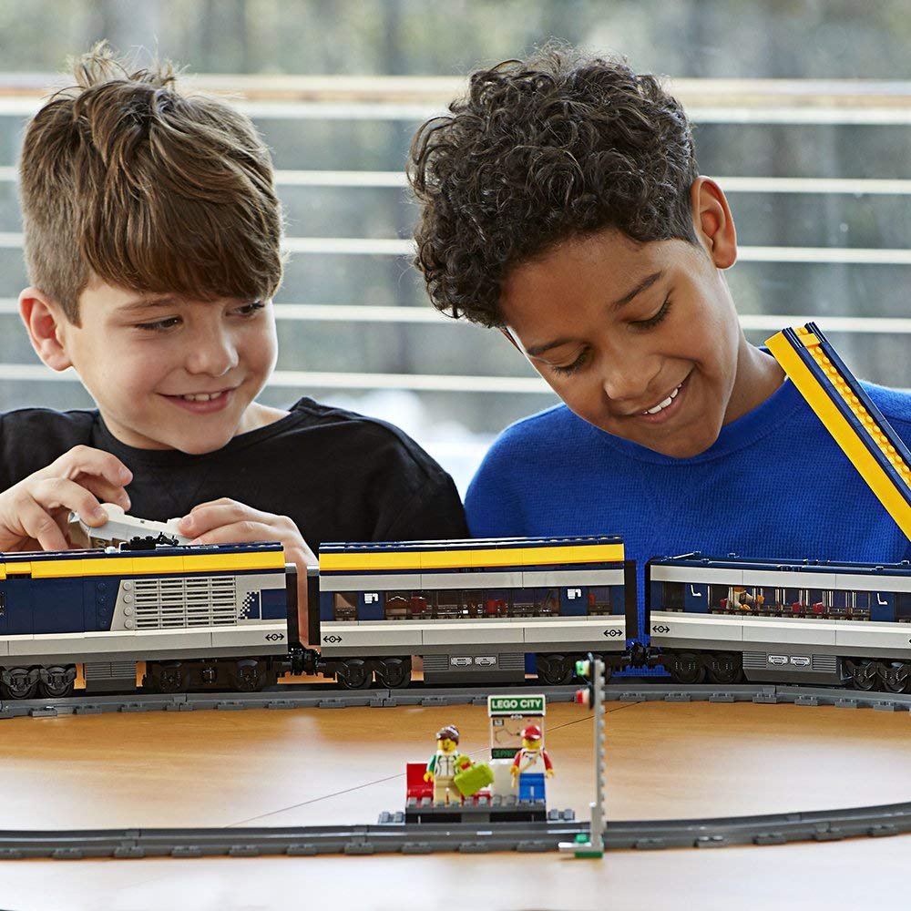 LEGO PASSENGER TRAIN