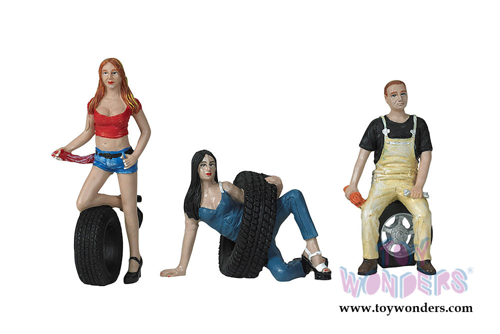 Motorhead Miniatures - Tire Brigade Andie, Val, and Derek 3-piece Figurine Set (1/24 scale) 776
