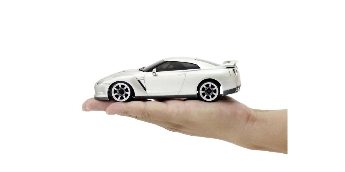 My FIRST Mini-Z Nissan GTR (R35)