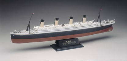 1/570 RMS Titanic Ocean Liner